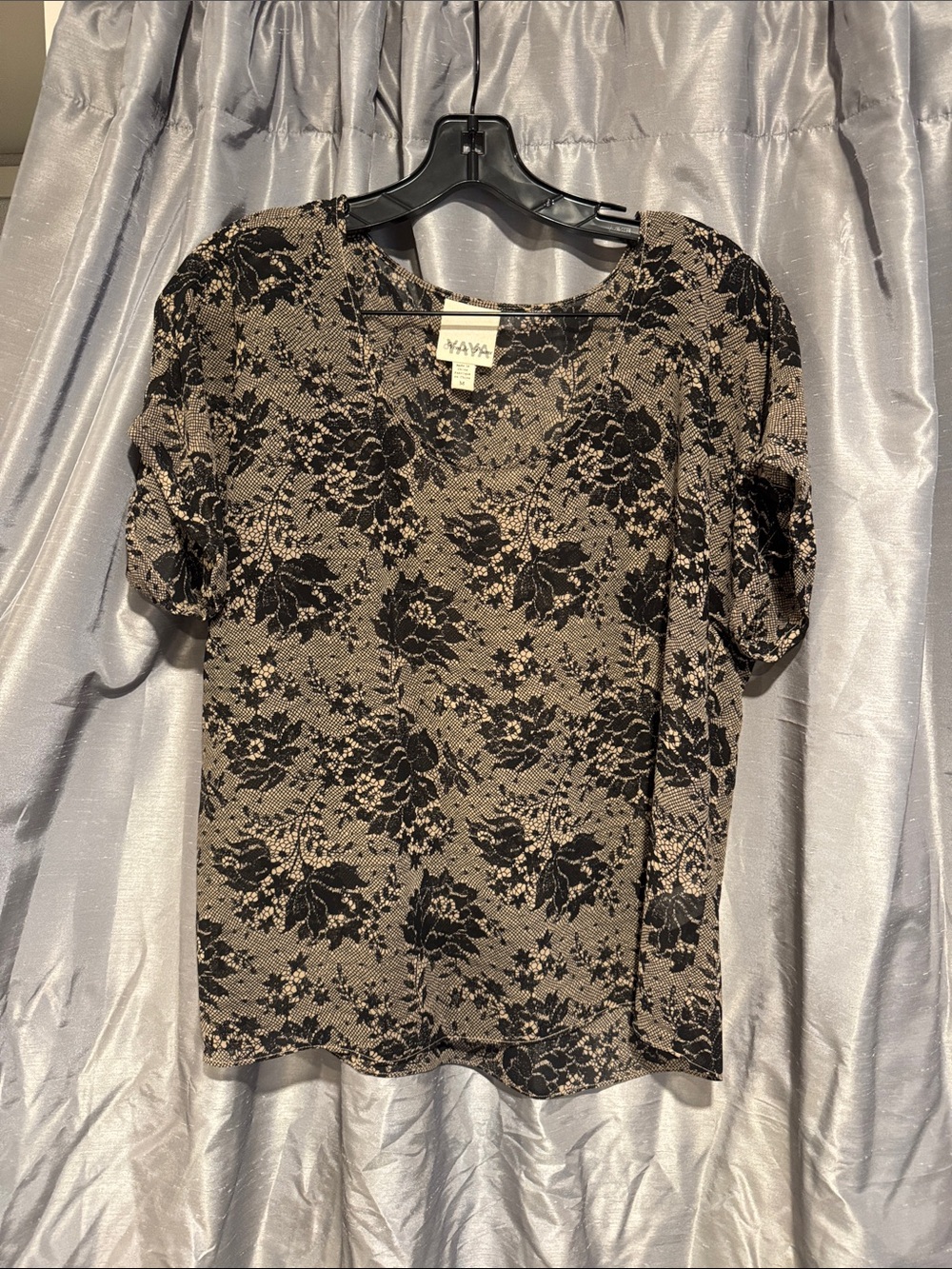YAYA Black Floral Lace-Pattern Short Sleeve Top  Size Medium
